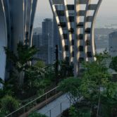 Jardin de Capita Spring à Singapour au coucher du soleil